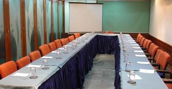 Oyo 15791 Flagship Hotel Executive Hazratganj Лакхнау Экстерьер фото